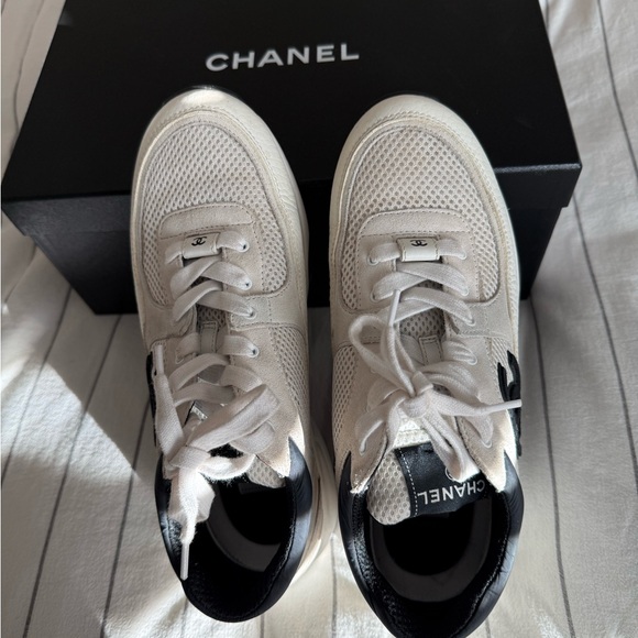 CHANEL Ivory and Ebony Athletic Shoes SZ 40 full set - Picture 2 of 11